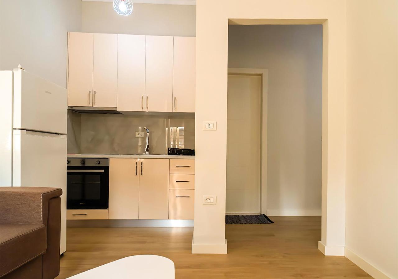 Home Inn Apartment 2 Near City Center Тирана Экстерьер фото